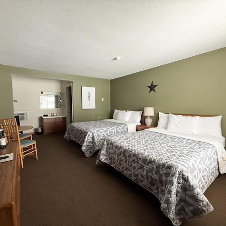 The Trail Inn - Newberry, Mi - Formerly Knollwood Inn - 13467 M-28 Екстериор снимка