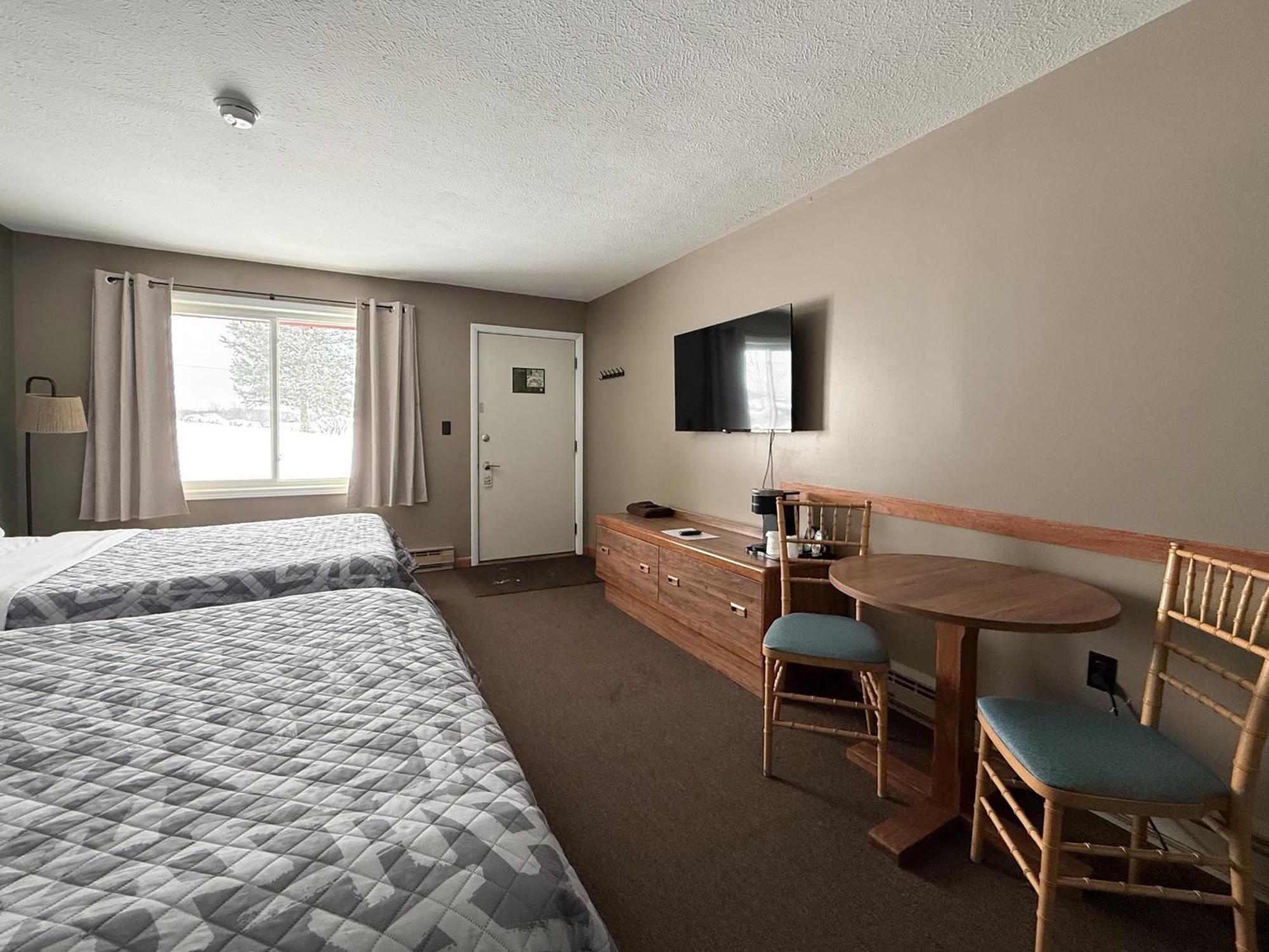 The Trail Inn - Newberry, Mi - Formerly Knollwood Inn - 13467 M-28 Екстериор снимка